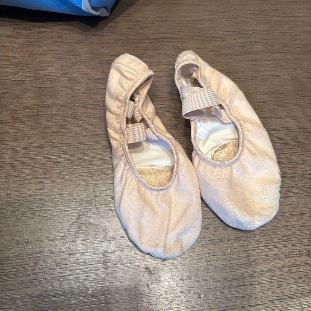 Capezio Light Pink Ballet Slippers Split-Sole Design